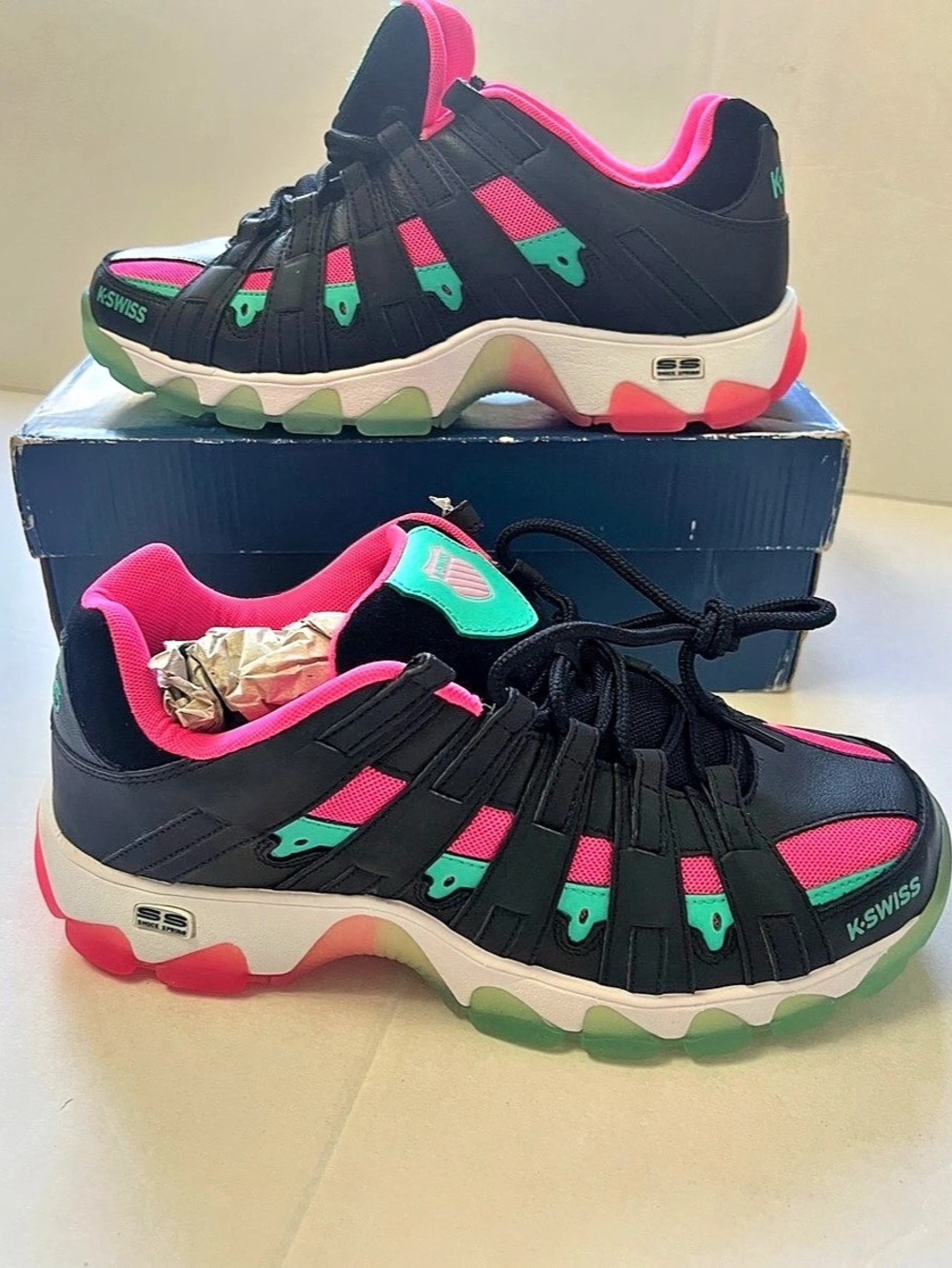 K-SWISS ST429 Men's Athletic Shoes Black & Pink US 9.5 NWT